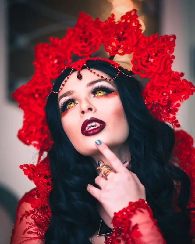 Алая королева ночи